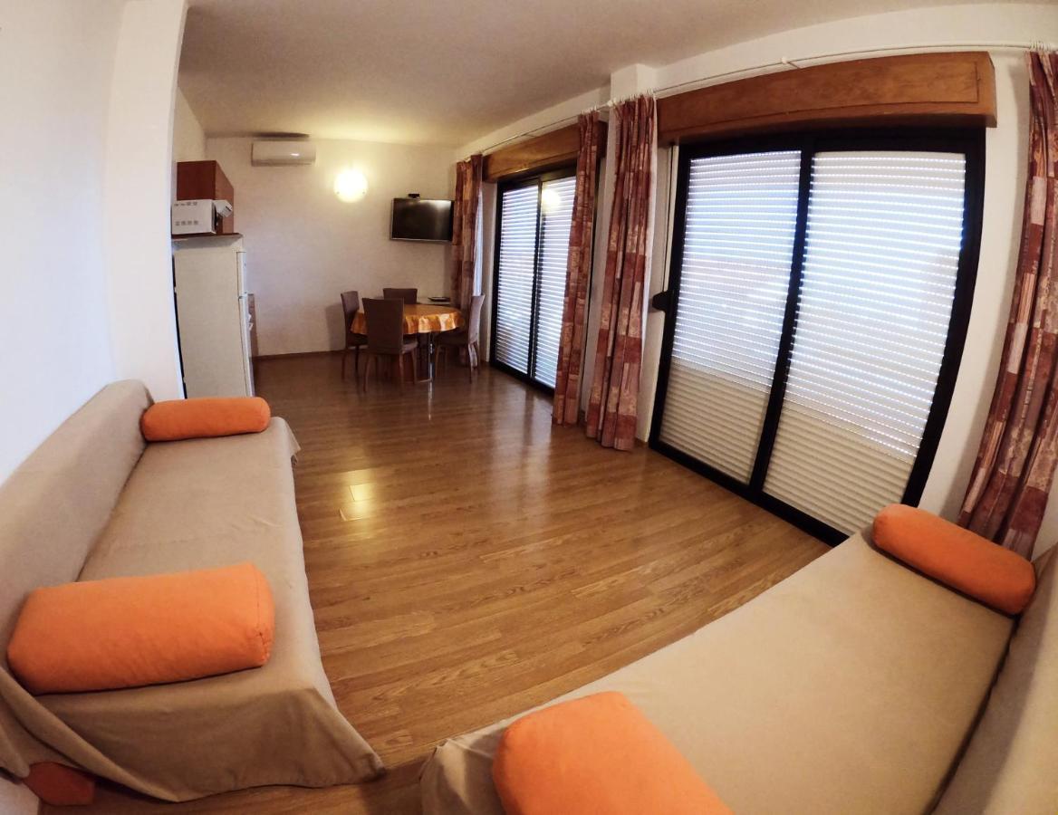 Apartments Adriatic 3 Селце Экстерьер фото