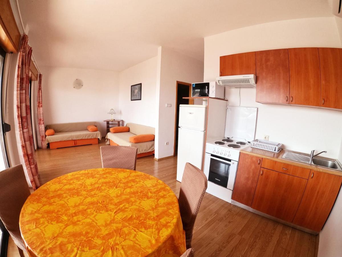 Apartments Adriatic 3 Селце Экстерьер фото